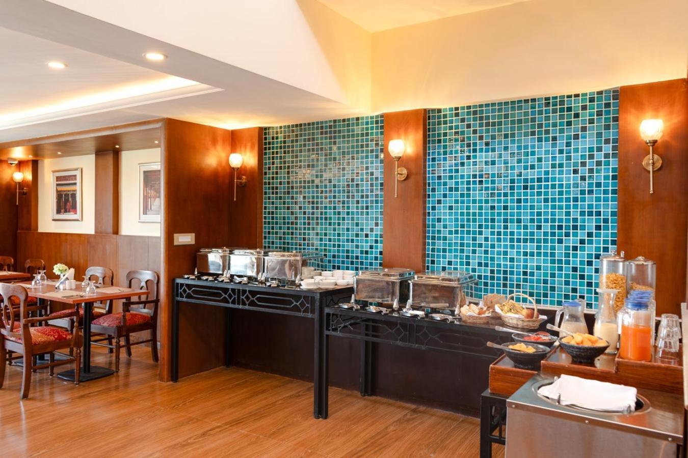 Hotel Dragon Лех Екстериор снимка