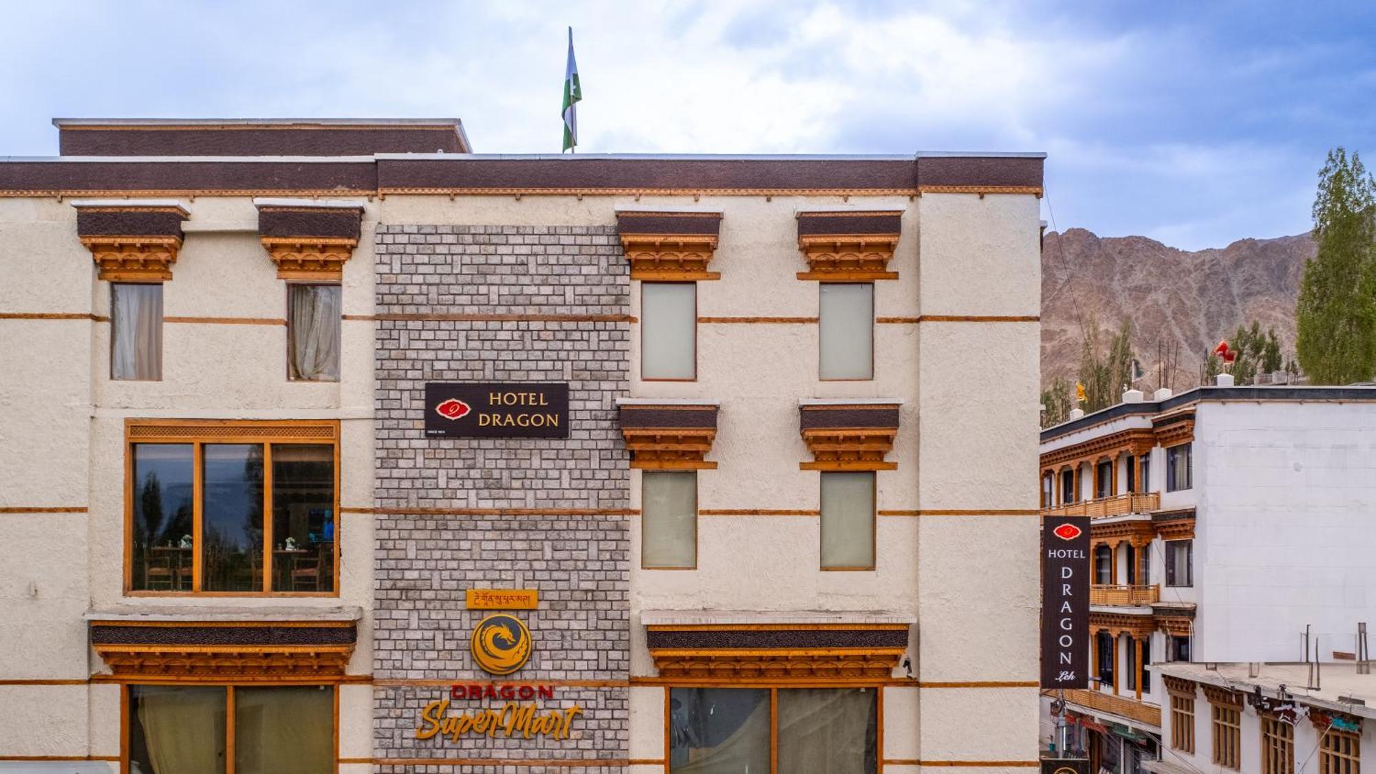 Hotel Dragon Лех Екстериор снимка