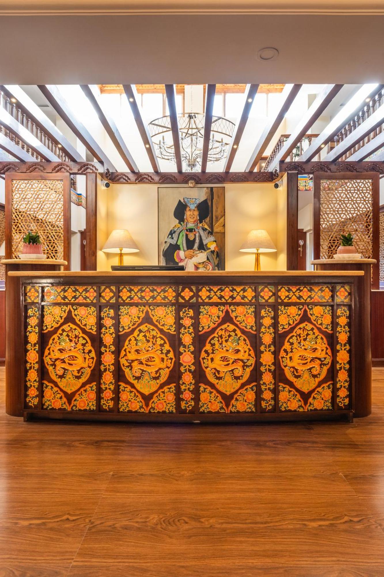 Hotel Dragon Лех Екстериор снимка