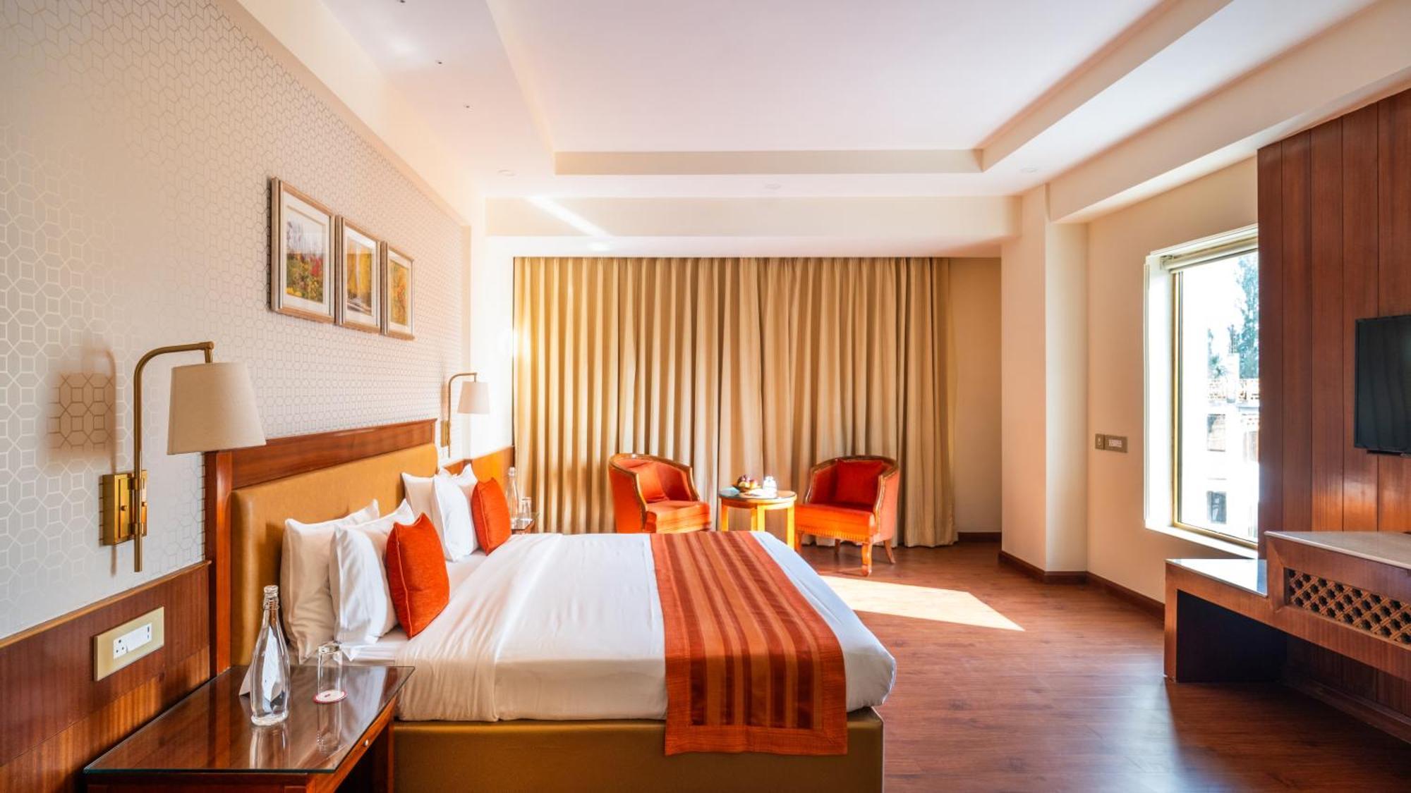 Hotel Dragon Лех Екстериор снимка